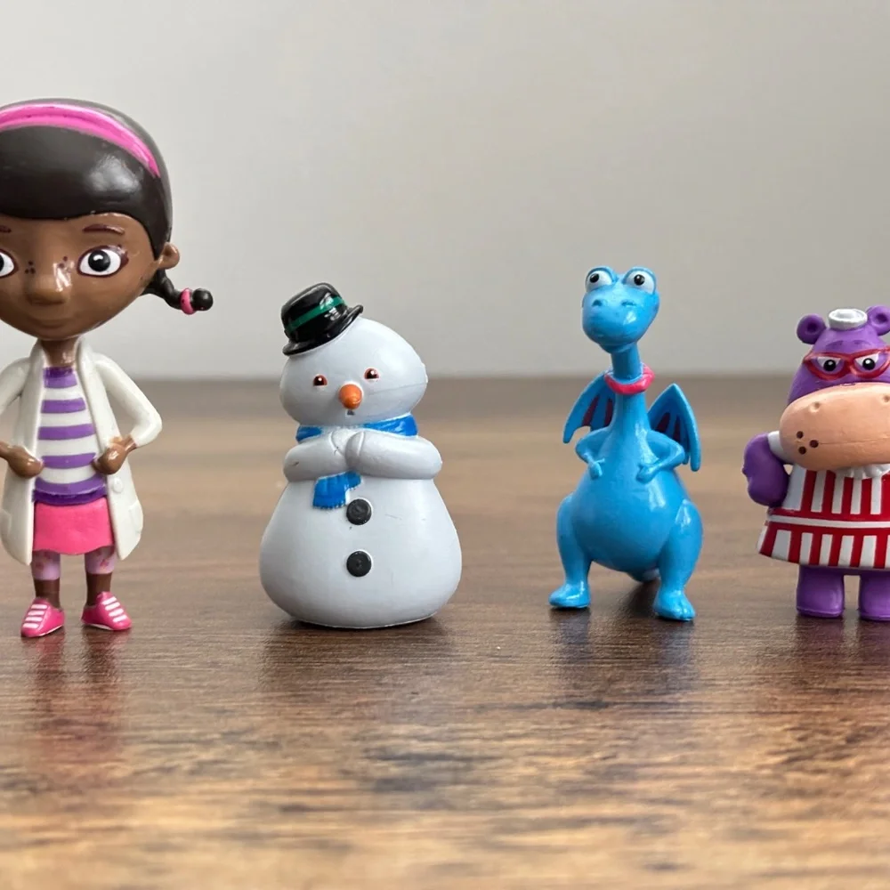 DISNEY Jr Toy Figures DOC MCSTUFFINS Stuffy Chilly Hallie SET of 4 Cake Toppers
